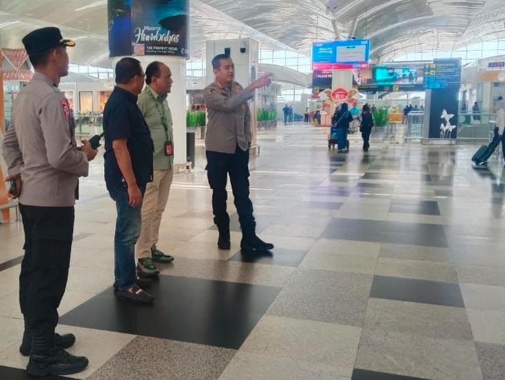 Pasca Pembatalan Penerbangan, Kapolresta Deli Serdang Pantau Situasi Terkini  Bandara Internasional Kualanamu 