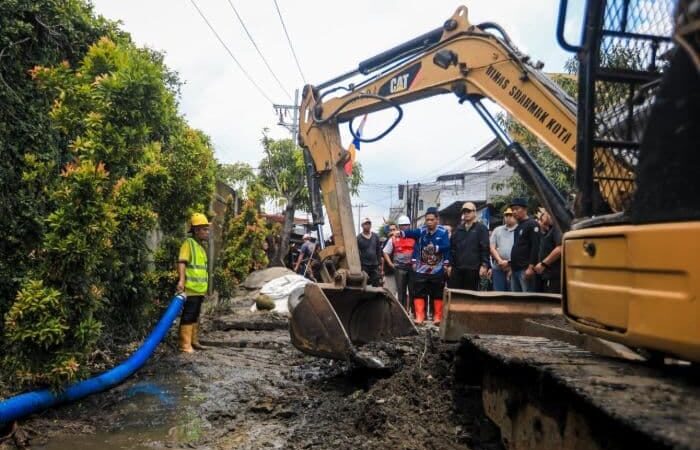Atasi Banjir Medan Utara, Rico Waas Pimpin Gotong Royong dan Pembersihan Drainase