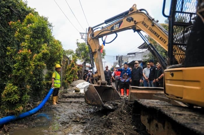 Atasi Banjir Medan Utara, Rico Waas Pimpin Gotong Royong dan Pembersihan Drainase