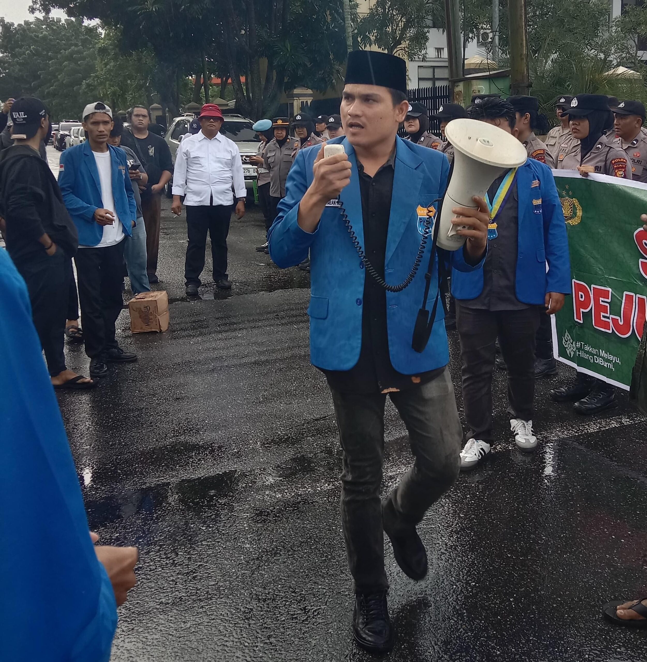 Antrean BBM Tak Kunjung Teratasi, Sekretaris PC PMII Pekanbaru Desak Pemprov Riau dan Pertamina Bertindak