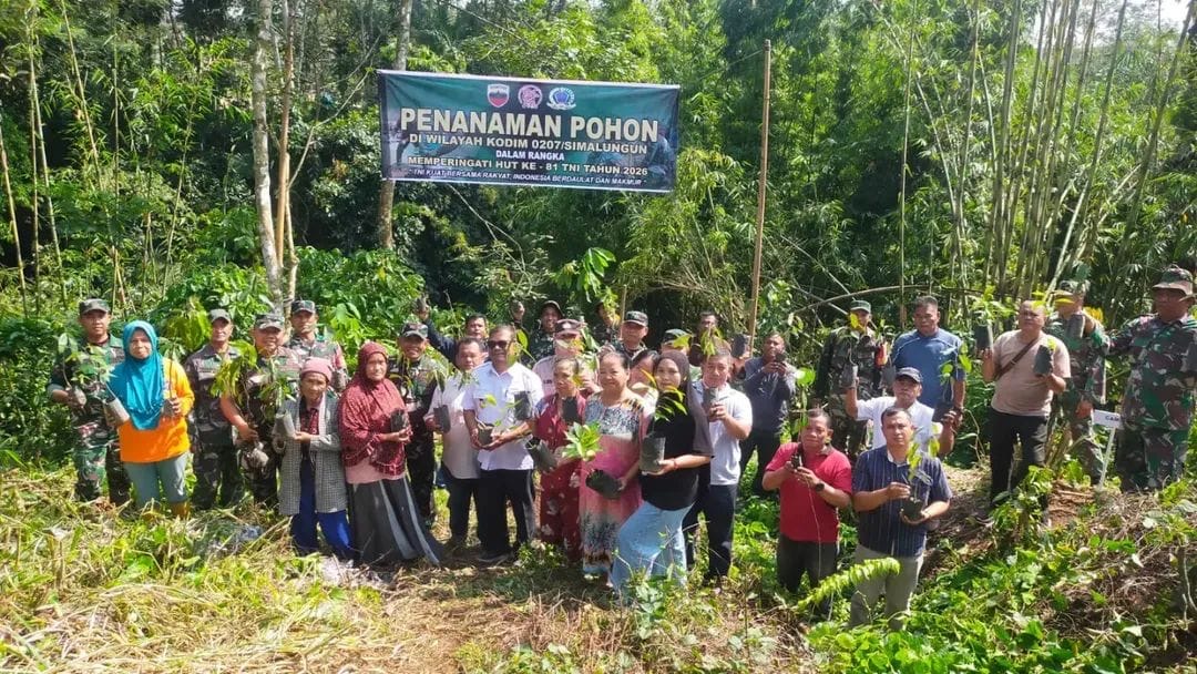 Kodim 0207 Simalungun Tanam 1.000 Pohon Keras Hijaukan Bantaran Sungai