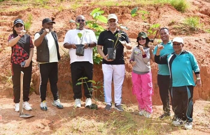 Cegah Longsor, ASN Tapteng dan Warga Tanam 500 Pohon Produktif di Hutabolon