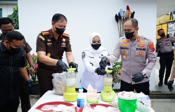 Kejari Labuhan Batu Musnahkan 2,5 Kg Sabu hingga Ekstasi
