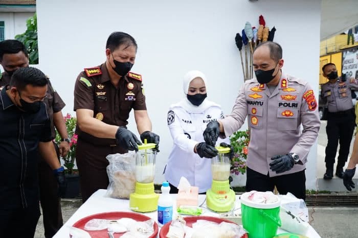 Kejari Labuhan Batu Musnahkan 2,5 Kg Sabu hingga Ekstasi