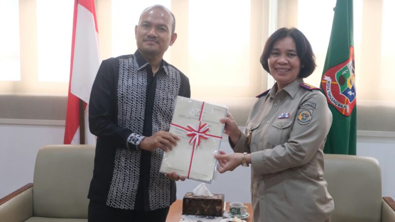 Wali Kota Mahyaruddin Salim Terima 31 Sertifikat Aset Tanah Milik Pemko Tanjungbalai dari BPN