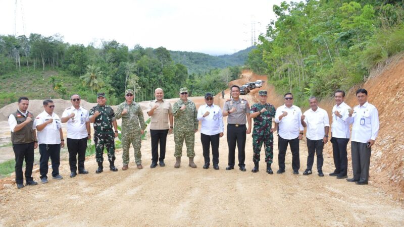 Dampingi Tim PRR Tinjau Huntap, Rusydi Nasution Bersama Forkopimda Pastikan Percepatan Pemulihan Pascabencana Berjalan Optimal.