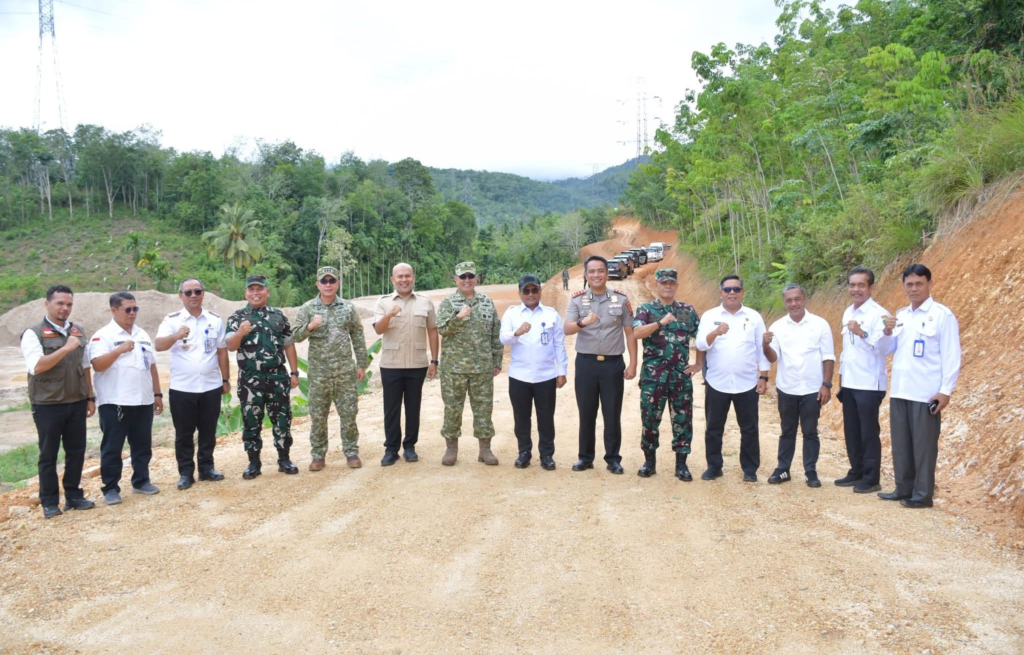 Dampingi Tim PRR Tinjau Huntap, Rusydi Nasution Bersama Forkopimda Pastikan Percepatan Pemulihan Pascabencana Berjalan Optimal.