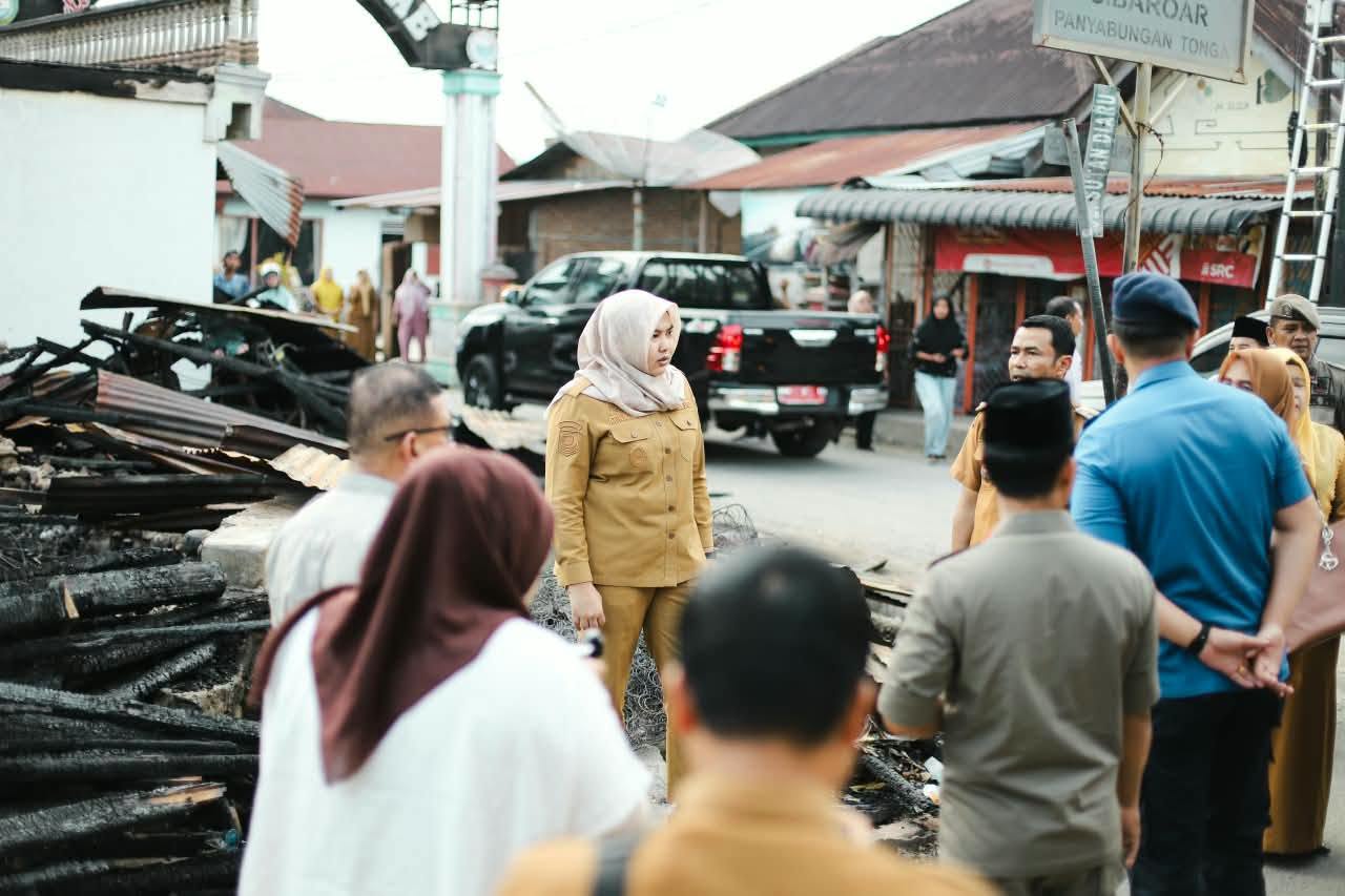 Korban Kebakaran di Panyabungan Tonga Terima Bantuan dari Pemerintah