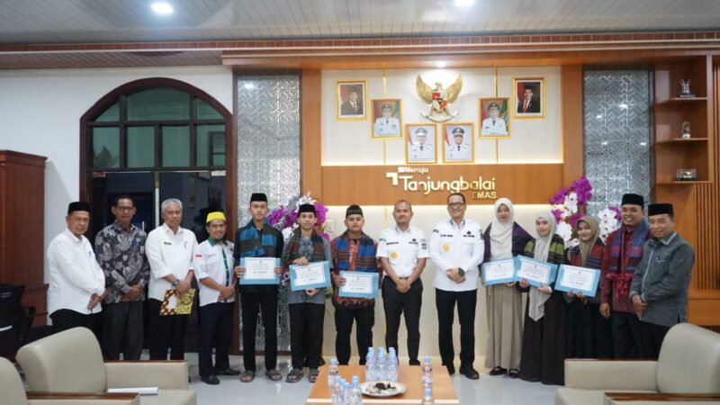 Wali Kota dan Wakil Wali Kota Tanjungbalai Upah-Upah Enam Putra Putri Tanjungbalai Lanjutkan Pendidikan Ke Universitas Al-Azhar Kairo