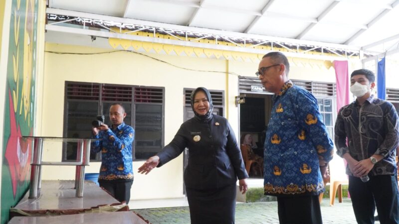 Plt. Bupati Tiorita Sidak Kantor Camat Brandan Barat, Tekankan Disiplin dan Kenyamanan Pelayanan
