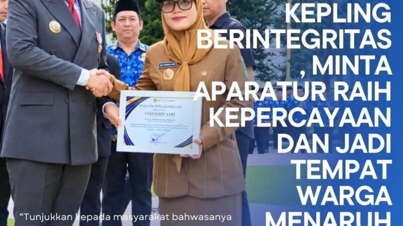 Rico Waas Beri Penghargaan Kepling Berintegritas