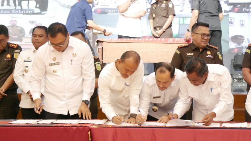 Wali Kota Tanjungbalai Menandatangani MoU “Jaksa Sahabat Pendidik” Bersama Gubernur Sumut, Kejati dan 33 Kepala Daerah