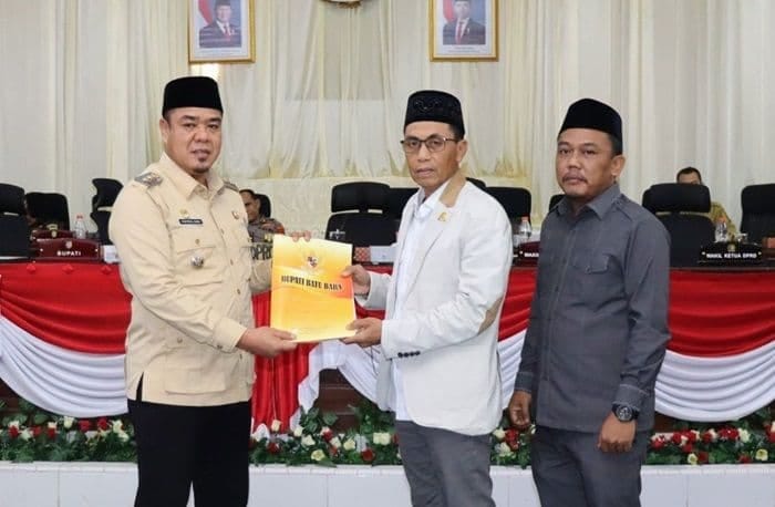 Wabup Batu Bara Sampaikan Tiga Ranperda dalam Rapat Paripurna DPRD