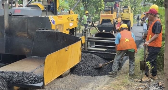 Dinas PUTR Binjai Kebut Pengaspalan Jalan Sumatera yang Rusak