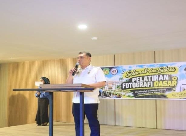 Rico Waas Dorong Pelatihan Fotografi Kenalkan Sisi Positif Kota Medan