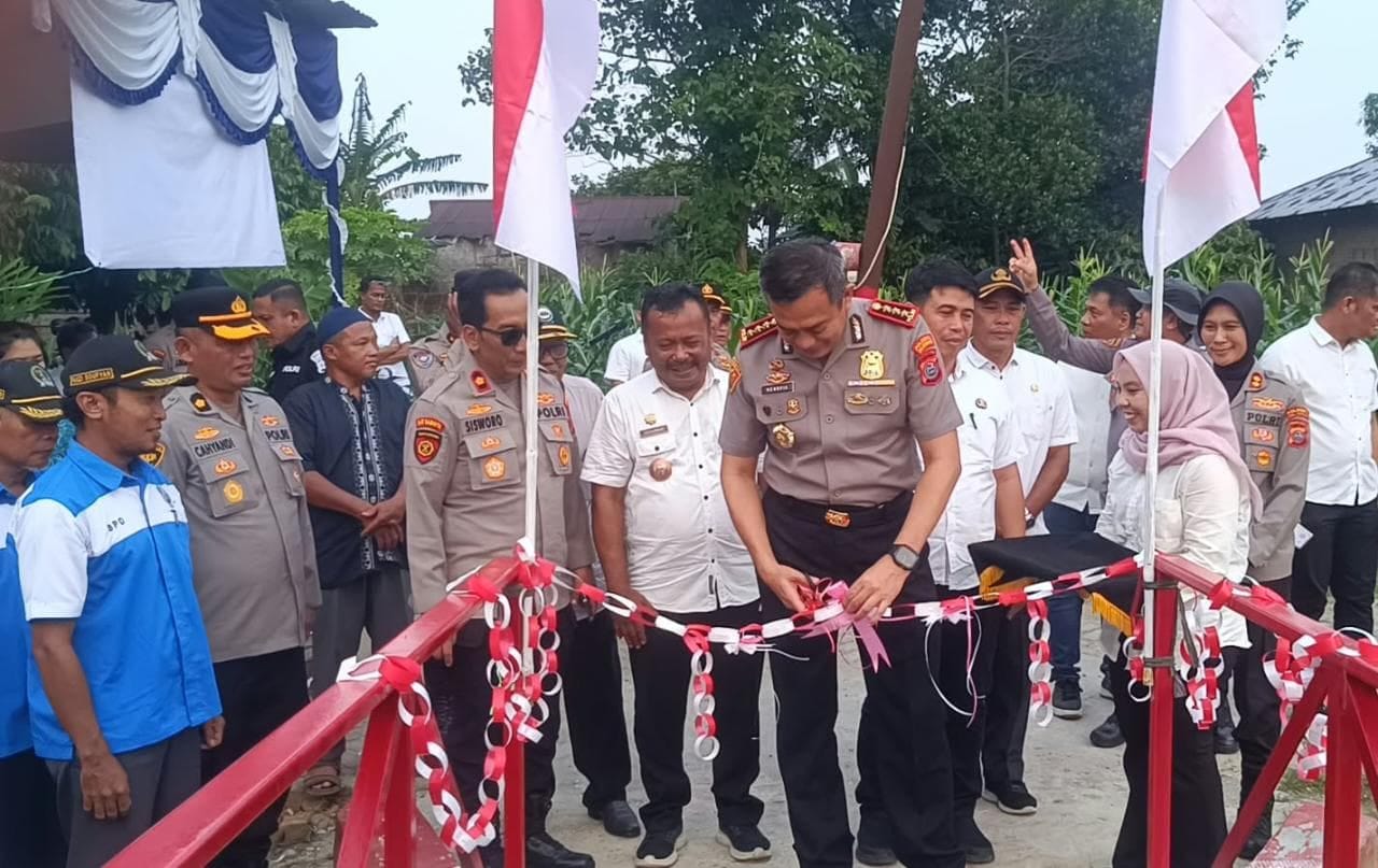 Kapolresta Deli Serdang Resmikan Jembatan Merah Putih