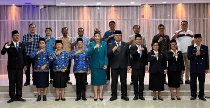 Wakil Bupati Taput Lantik 12 Pejabat, Dorong Peningkatan Pelayanan Publik