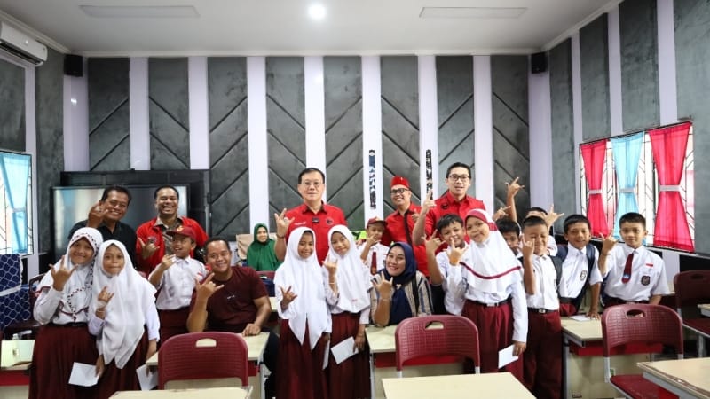 Anggota DPRD Sumut, Santuni Siswa Korban Keracunan MBG, Desak Evaluasi Menyeluruh Program MBG
