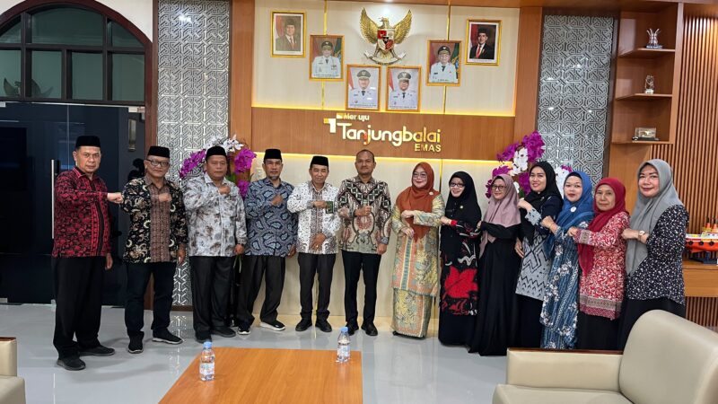 Jelang Pelantikan Sekaligus Kunjungan Wamenag RI Romo Syafi’i, Fahmi Ummi Bersilaturahmi Dengan Wali Kota Tanjungbalai