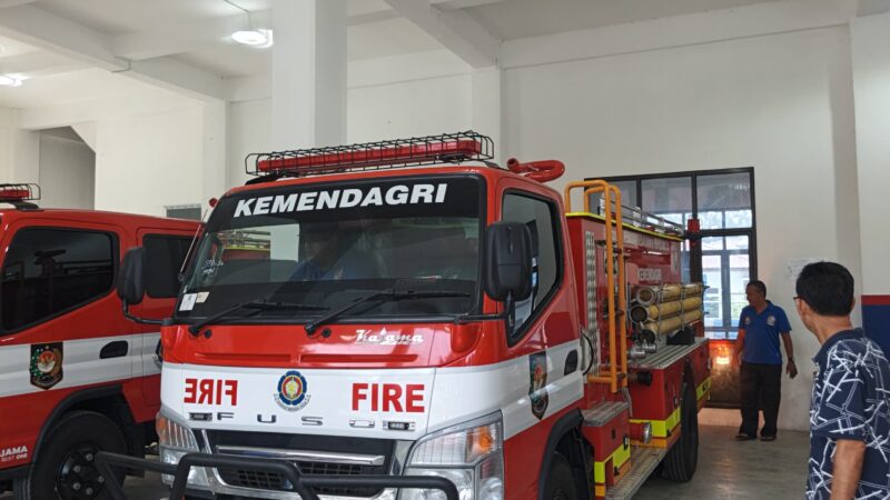 Dinas Damkarmat Deli Serdang Terima Mobil Damkar Berkapasitas 3000 Liter dari Kemendagri