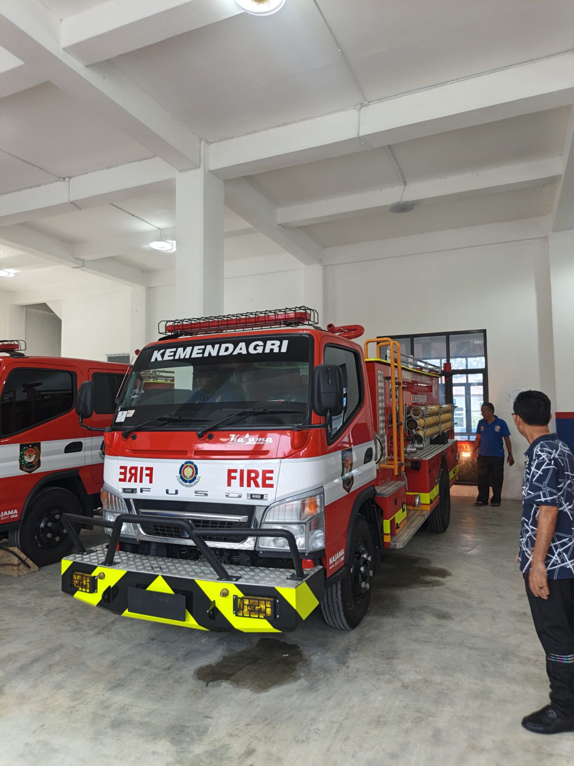Dinas Damkarmat Deli Serdang Terima Mobil Damkar Berkapasitas 3000 Liter dari Kemendagri