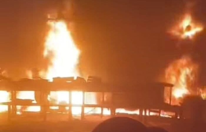 Pabrik Aluminium di Patumbak Terbakar, 3 Unit Damkar Dikerahkan