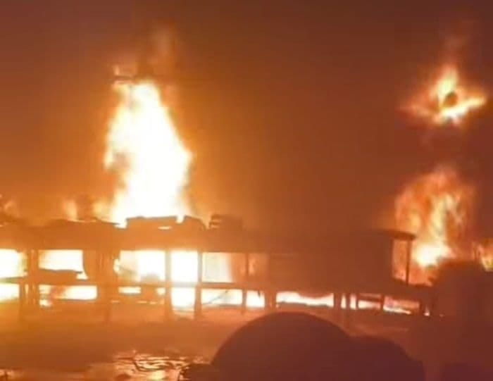 Pabrik Aluminium di Patumbak Terbakar, 3 Unit Damkar Dikerahkan