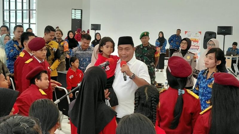 Lom Lom Suwondo Ajak Siswa Sekolah Rakyat Berani Bermimpi
