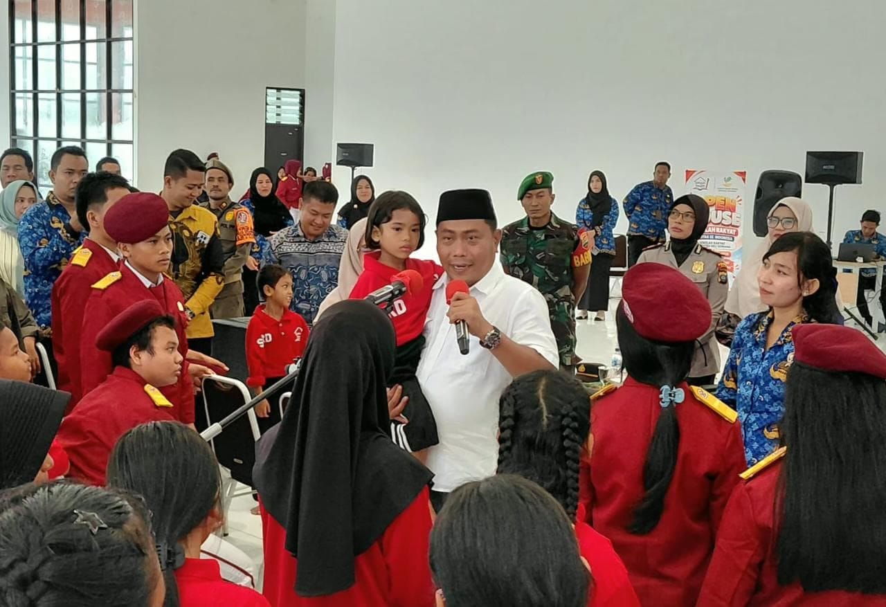 Lom Lom Suwondo Ajak Siswa Sekolah Rakyat Berani Bermimpi