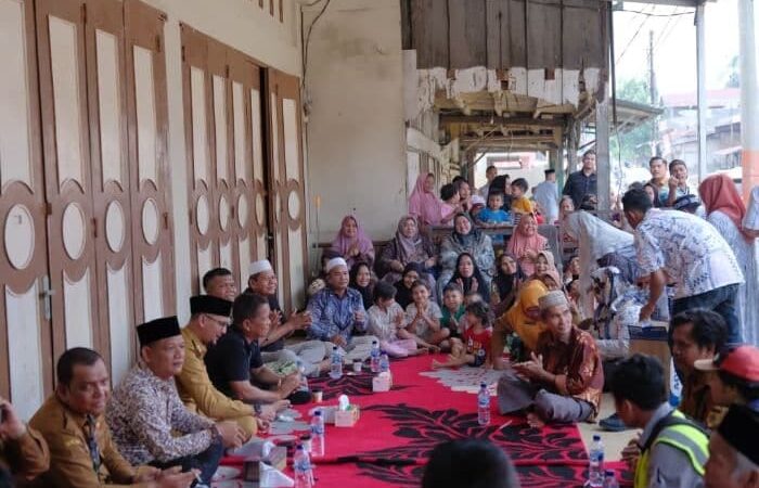 Bupati Labusel Pastikan Parit Langgapayung Rampung Desember