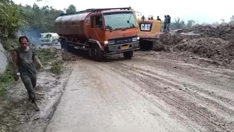 Jalinsum Sipirok-Tarutung Kembali Bisa Dilalui Mobil, Sistem Buka Tutup Diberlakukan
