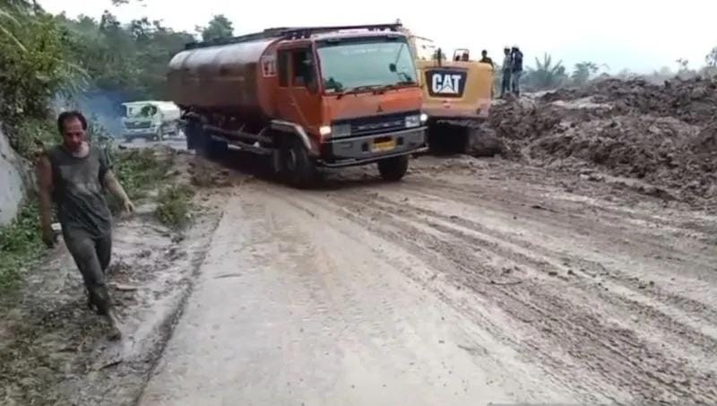 Jalinsum Sipirok-Tarutung Kembali Bisa Dilalui Mobil, Sistem Buka Tutup Diberlakukan