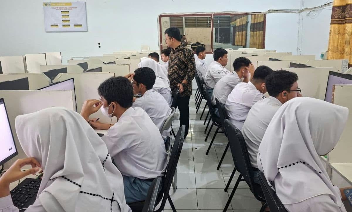 MAN 1 Medan Gelar Speaking Test Program Sekolah Unggul Garuda Transformasi
