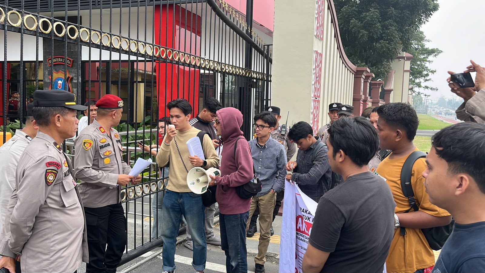 Poldasu Didesak Usut Proyek Palang Pintu Kereta Api Rp3 Miliar
