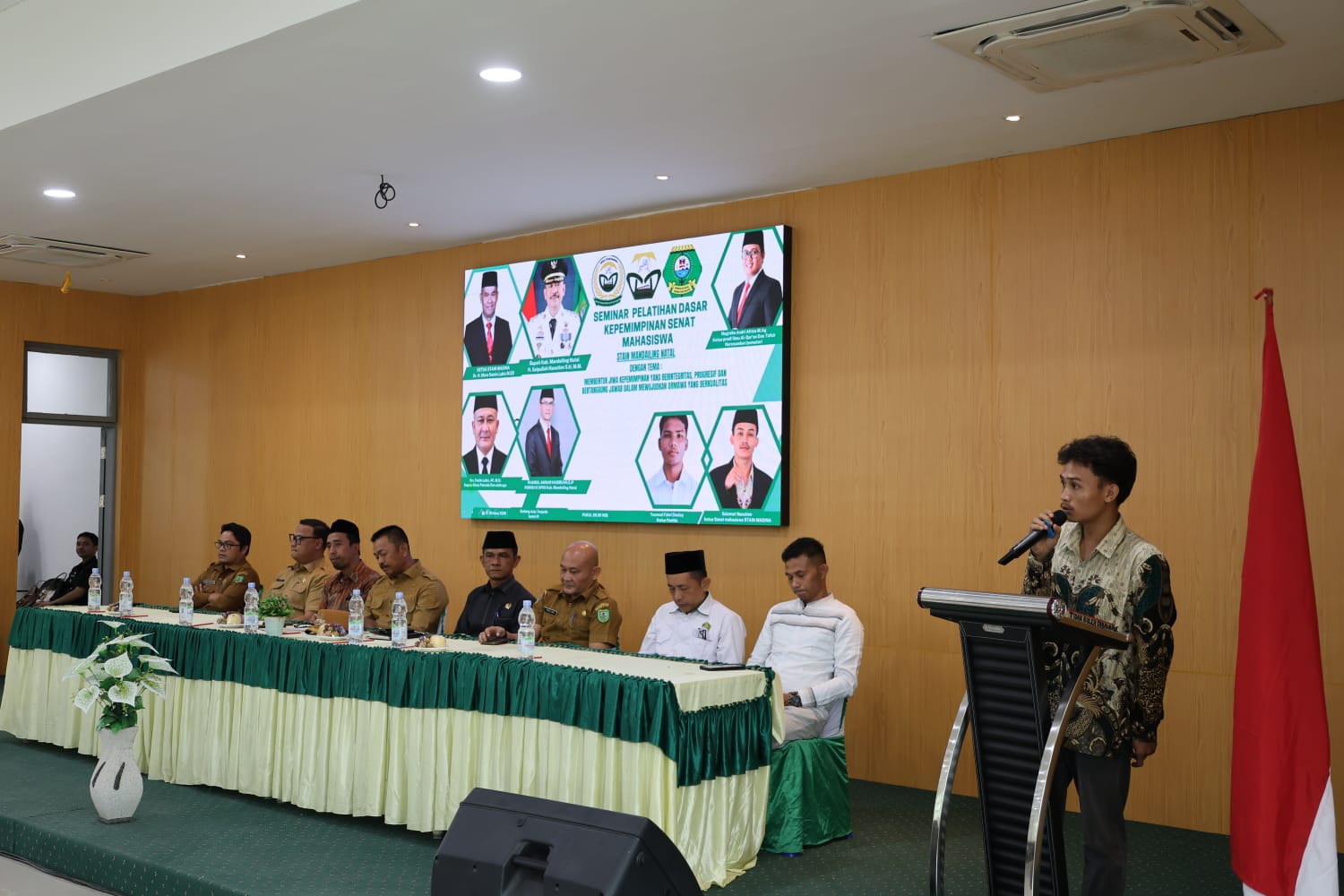 Bupati Mandailing Natal Hadiri Seminar Pelatihan Kepemimpinan Dasar SEMA STAIN Madina