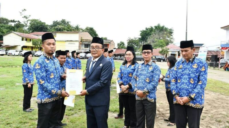781 PPPK Paruh Waktu Samosir Terima SK Perpanjangan Kontrak