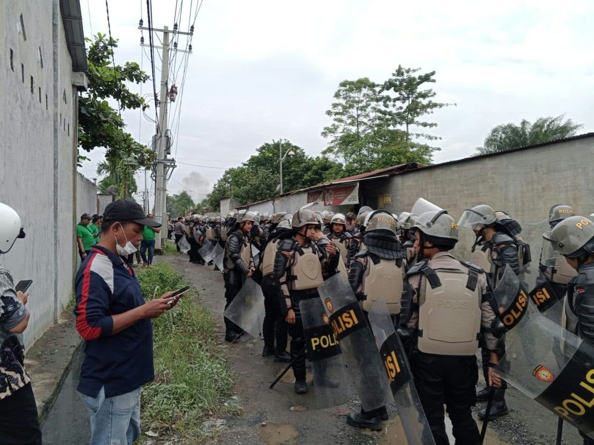 Tiga Aparat kepolisian Luka-luka Dalam Eksekusi Lahan 32 Hektare di Helvetia