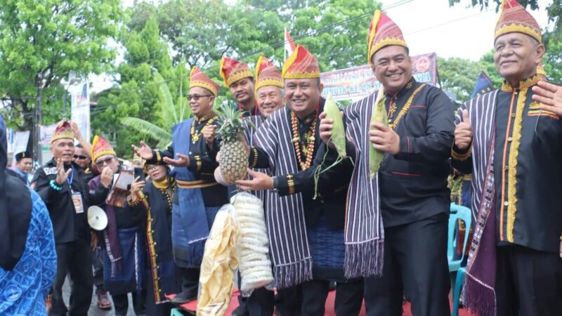 Pesta Njuahjuah Dairi 2026 Dibuka, Pawai Budaya Pakpak Meriahkan Sidikalang