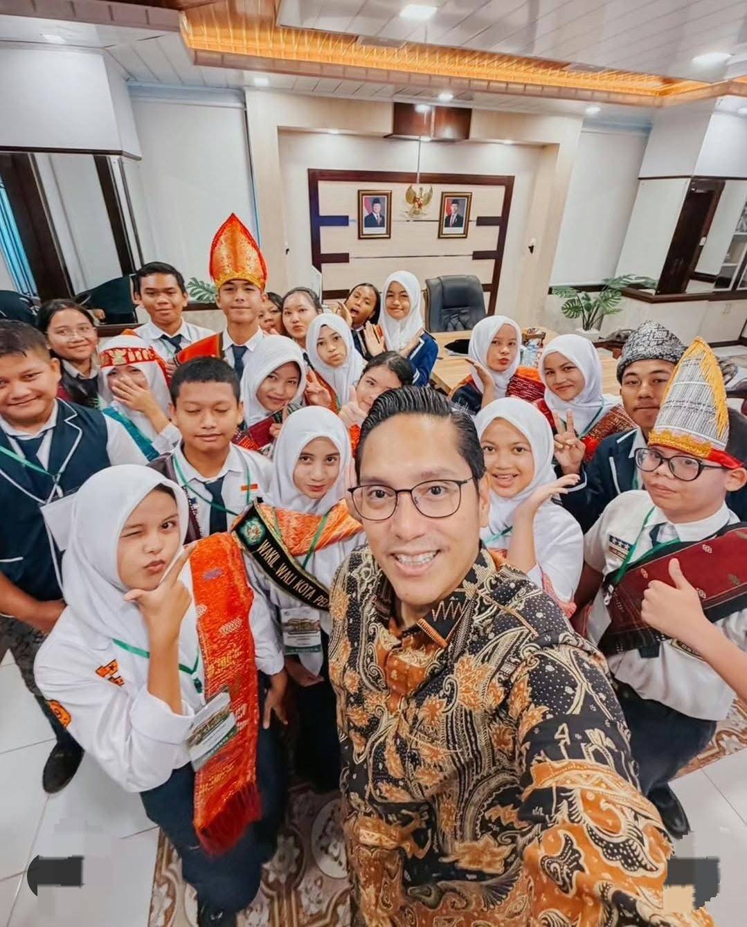 Rico Waas Ajak 20 Siswa SMP Belajar Sejarah dan Pemerintahan di Kantor Wali Kota Medan