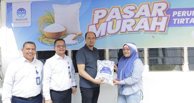 Peduli Sesama, Perumda Tirtanadi Gelar Pasar Murah