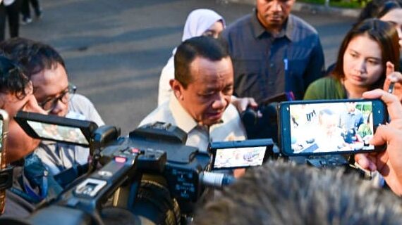 Prabowo Panggil Bahlil, Bahas Listrik Desa dan Progres Pabrik Baterai CATL–Antam