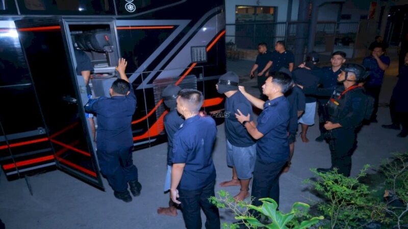 Sebanyak 313 Warga Binaan Risiko Tinggi Dipindahkan ke Nusakambangan