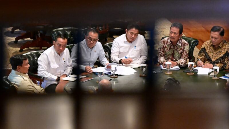 Seskab Teddy: Prabowo Targetkan 100 Kampung Nelayan Siap Beroperasi Akhir 2026