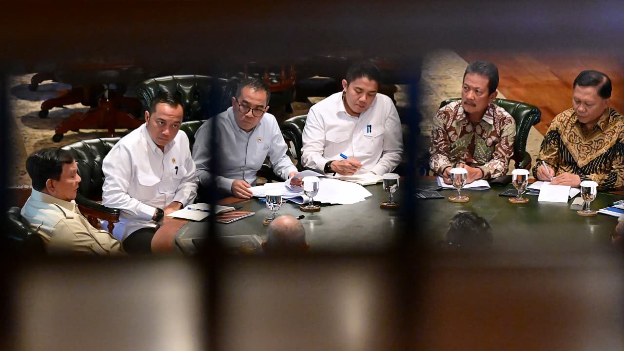 Seskab Teddy: Prabowo Targetkan 100 Kampung Nelayan Siap Beroperasi Akhir 2026